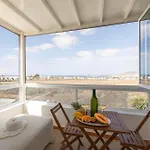 Dompi Con Vistas Al Mar Y A Fuerteventura